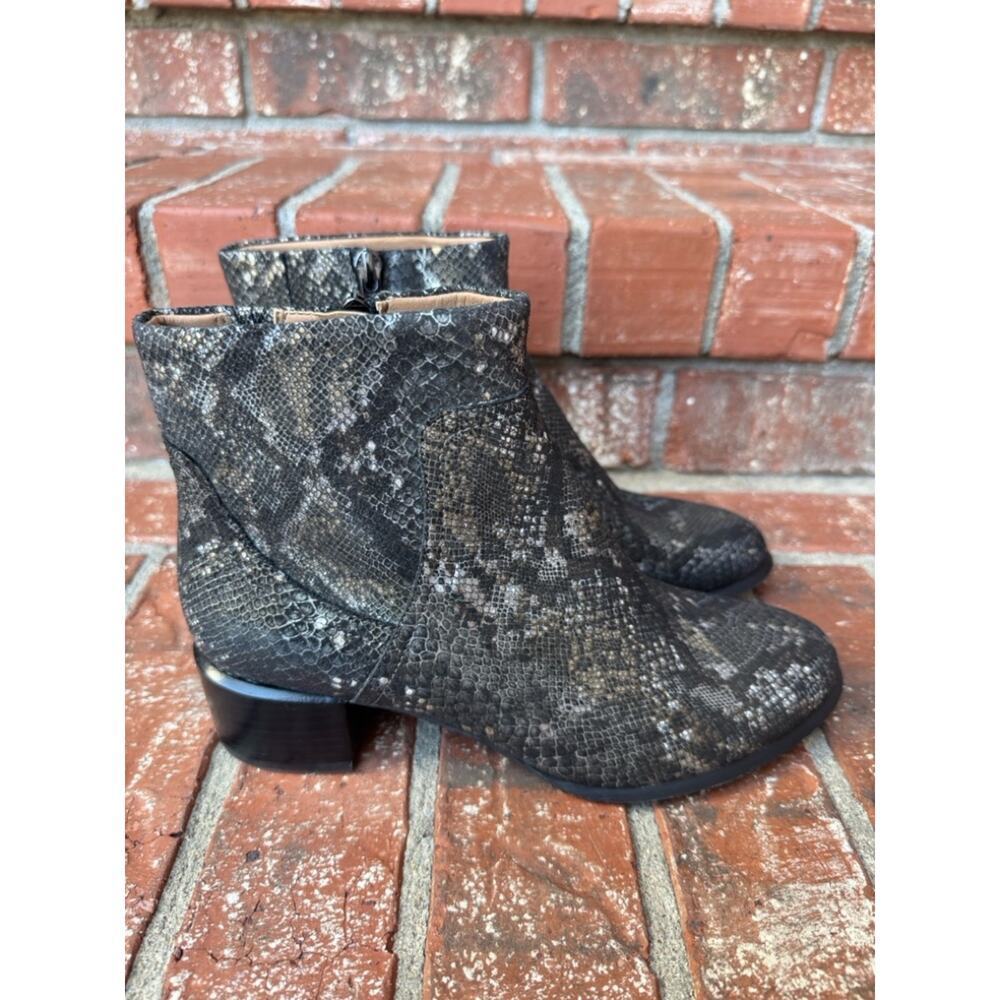Vionic Kamryn Pewter Snakeskin Waterproof Leather Ankle Boots Women's Size 6